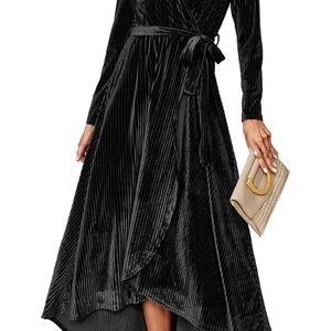 Long Sleeve Black V-Neck Velvet Dress